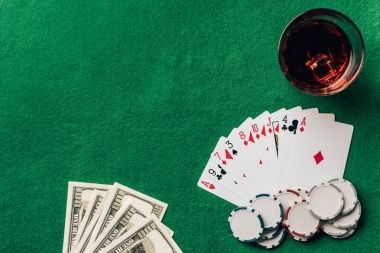 Platform poci menampilkan layanan sportsbook, kasino langsung, dan slot games untuk pemain Indonesia